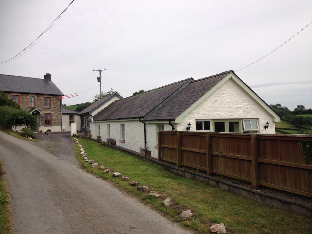 Red Kite Cottage Carmarthen Buitenkant foto